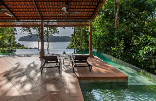 Pantai Tengah Villa | Ambong Pool Villas - Private Pool