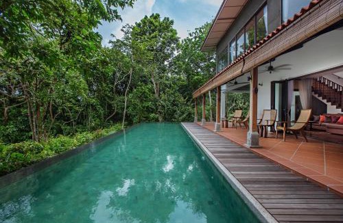 Pantai Tengah Villa | Ambong Pool Villas - Private Pool