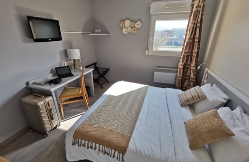 Amberieu-en-Bugey Hotel | Ambotel La Tourmaline