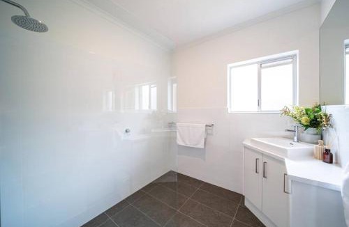 Payneham Villa | Ambrosia - Designer 3BR WiFi