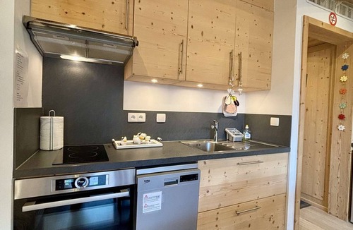 Chatel Apartment | Ambrunes 9: Large renovated studio, center of Châtel