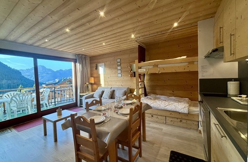 Chatel Apartment | Ambrunes 9: Large renovated studio, center of Châtel