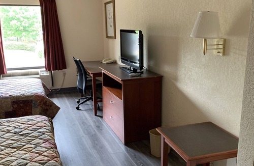 Amelia Court House Hotel | Amelia Inn & Suites