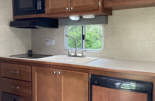Equinunk House | Amenity filled camper with direct Delaware River Access