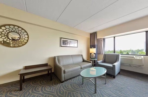 South Loop Hotel | Amenity Rich Spacious King Suite