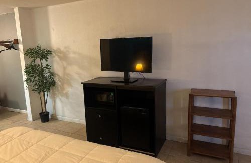 Brinkley Hotel | America's Best Value Inn