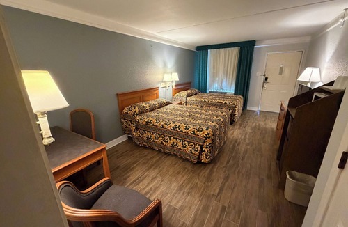Clodine Hotel | America's Inn Sugarland Stafford