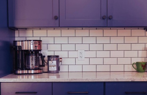 Millersburg Apartment | American Hall Clay St. Suite