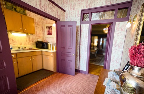 McGregor Hotel | American House 1854- Stagecoach Stop Suite, 2 Bedrooms, Kitchenette, Sleeps 6