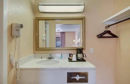Vernon Hotel | American Inn By Hotel O Vernon Us 287