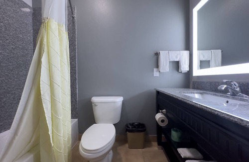 Madill Hotel | American Inn Madill