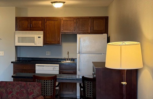 Parkers Prairie Hotel | American Inn & Suites