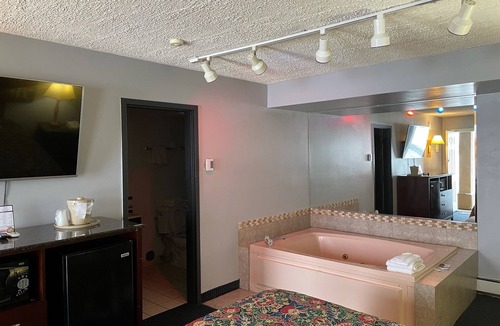 La Grange Hotel | American Inn & Suites