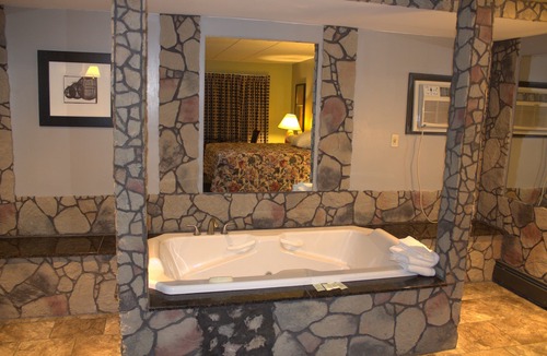 La Grange Hotel | American Inn & Suites