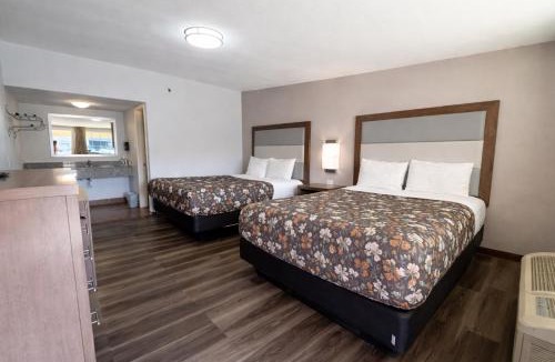 Paris Hotel | American Inn & Suites