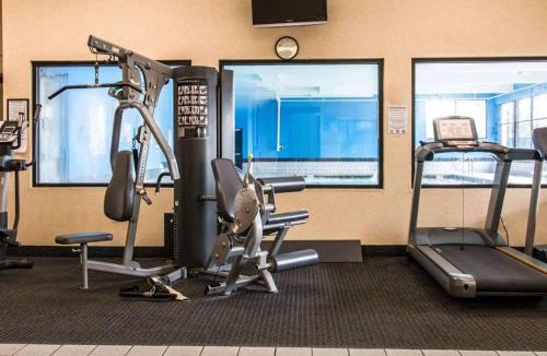 Waterford Hotel | American Inn & Suites