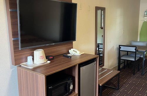 Branford Hotel | American Inn