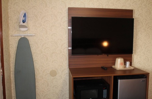 Branford Hotel | American Inn