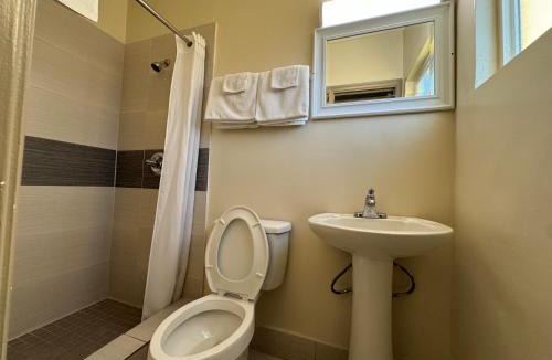 Cocoa Hotel | American Inn