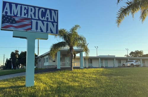 Cocoa Hotel | American Inn