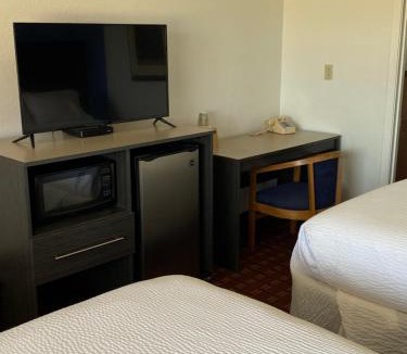 Dermott Hotel | American Inn