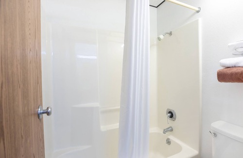 Ozark Hotel | American Inn