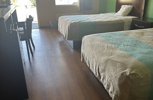 Cherryvale Hotel | American Inn