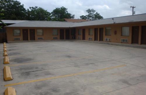 North San Antonio - SAT Hotel | American Motel