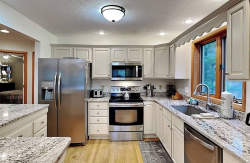 Blakeslee House | American Pride | Dog Friendly, Dock Slip, Hot Tub