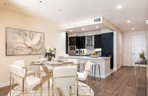 Downtown Condo | Americana @ Brand Condo