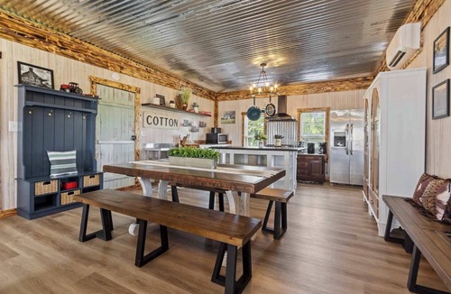 Valley Head House | Americana Farm Getaway