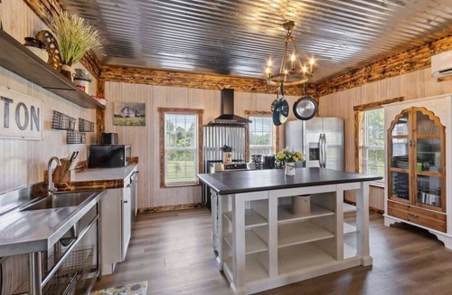 Valley Head House | Americana Farm Getaway