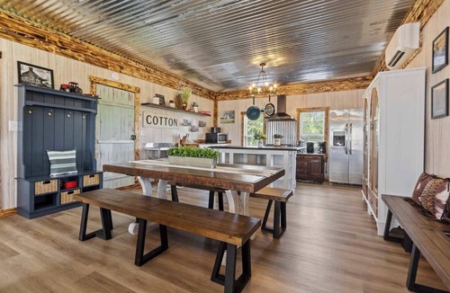 Valley Head House | Americana Farm Getaway