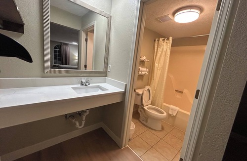 Henderson Hotel | Americana Inn