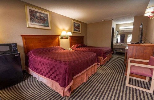 Allenton Hotel | Americas Best Inn - Eureka