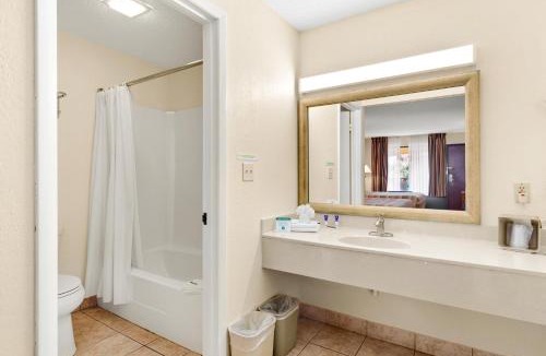 St. Augustine Beach Hotel | Americas Best Value Inn Ocean Inn
