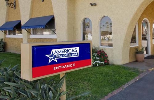 Central City Hotel | Americas Best Value Inn & Suites Corpus Christi