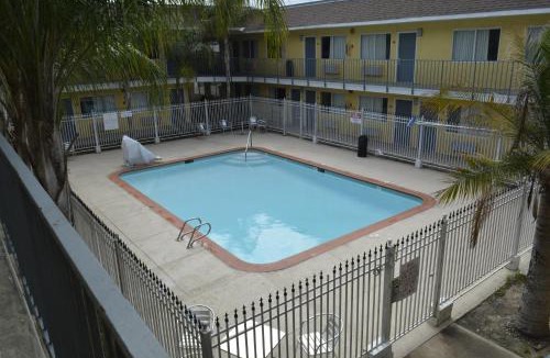 Groves Hotel | Americas Best Value Inn and Suites Groves