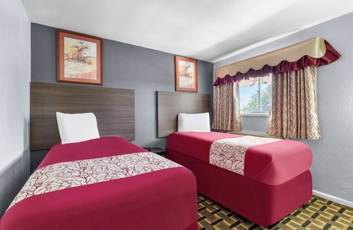 Belleville Hotel | Americas Best Value Inn Belleville
