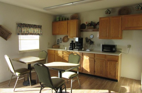 Baird Hotel | Americas Best Value Inn Baird