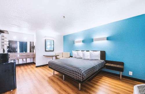 Beeville Hotel | Americas Best Value Inn Beeville