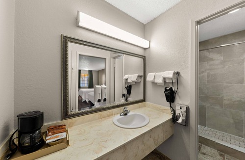 Bonham Hotel | Americas Best Value Inn Bonham
