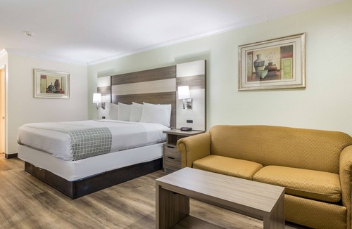 Columbus Hotel | Americas Best Value Inn Columbus, TX