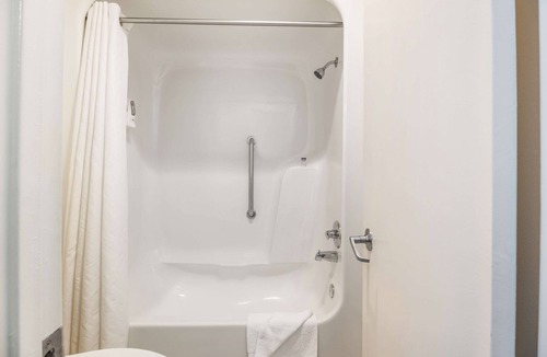 Columbus Hotel | Americas Best Value Inn Columbus, TX