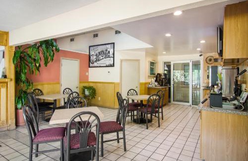 Darien Hotel | Americas Best Value Inn Darien