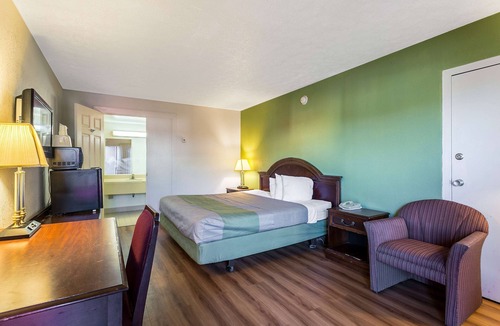 Edgewood Hotel | Americas Best Value Inn Edgewood