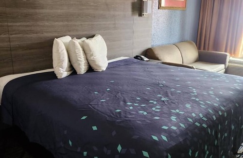 Forest Hotel | Americas Best Value Inn Forest