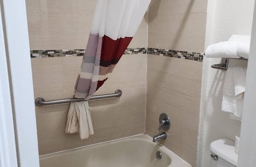 Forest Hotel | Americas Best Value Inn Forest