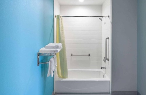 Barker Hotel | Americas Best Value Inn Houston Willowbrook