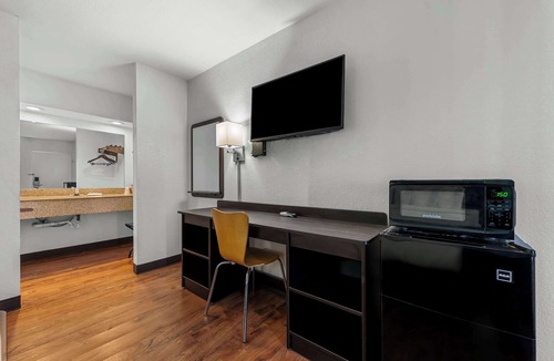 Hamilton Hotel | Americas Best Value Inn Hamilton